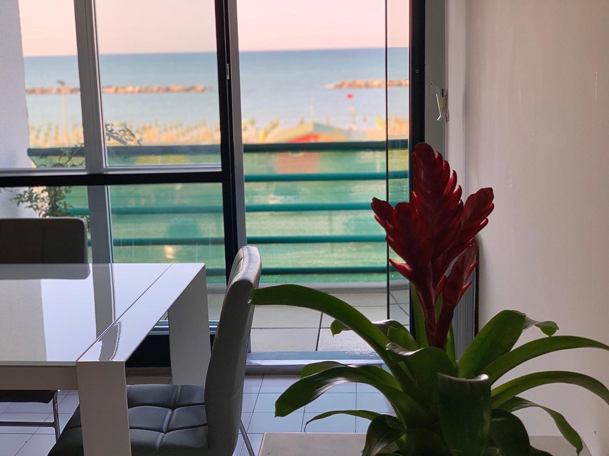 Al Mare Apartament Lägenhet Fano Exteriör bild