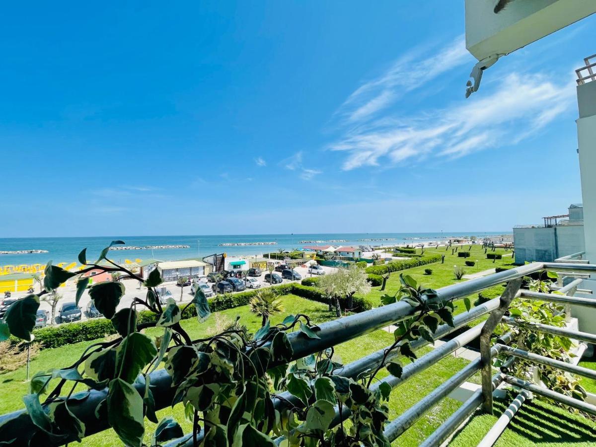 Al Mare Apartament Lägenhet Fano Exteriör bild