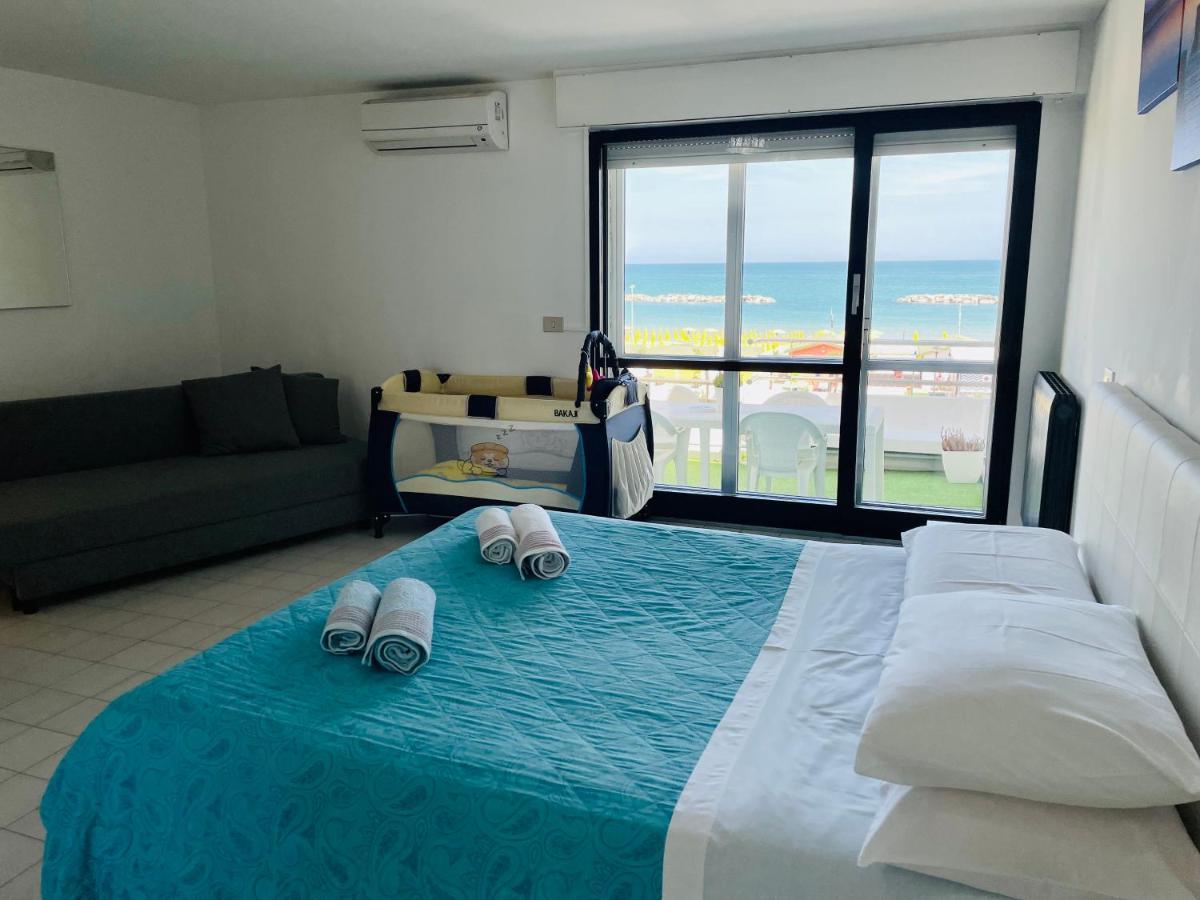 Al Mare Apartament Lägenhet Fano Exteriör bild